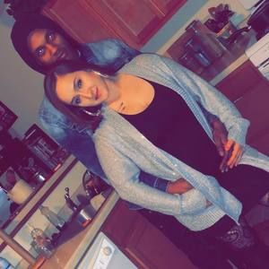 Meet your Posher, Dee